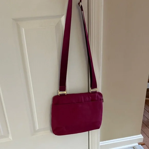 Chic Burgundy Crossbody Bag - Picture 2 of 2